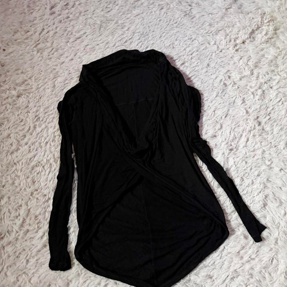 Lululemon Twist Front Stretchy Long Sleeve Layering Asymmetrical Top Womens M